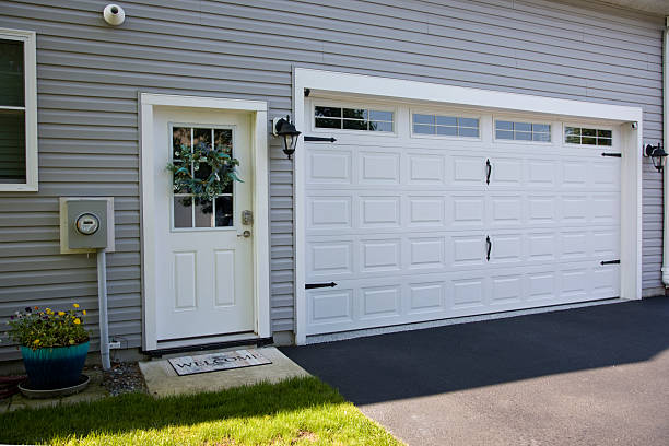 24/7 Emergency Garage Door Panel Replacement experts in Prophetstown, IL